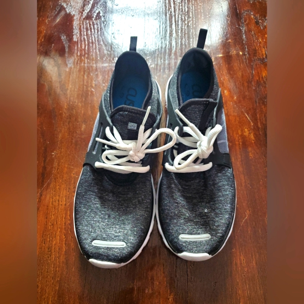 Women's sneakers